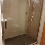 Iris Hotel *
