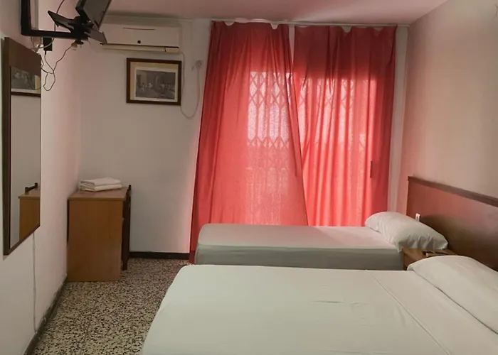 Iris Hotel
