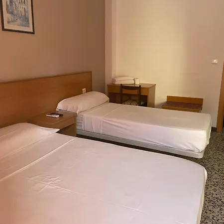 Ξενοδοχείο Iris Μπένιντορμ