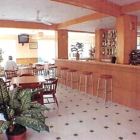 Ξενοδοχείο Iris Μπένιντορμ