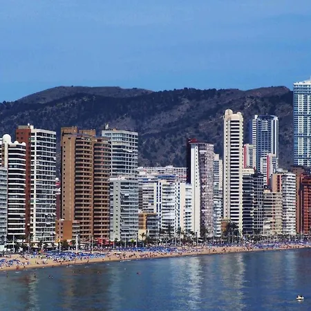 Ξενοδοχείο Iris *