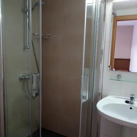 Iris * Μπένιντορμ