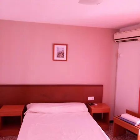 Ξενοδοχείο Iris Μπένιντορμ